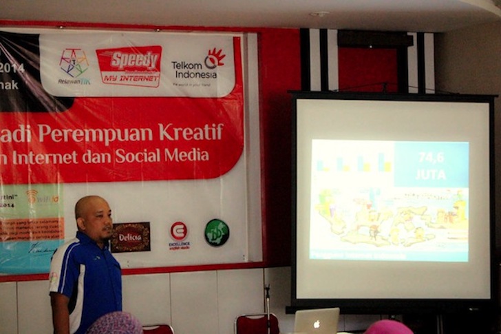Seminar Internet Hari Kartini 2014